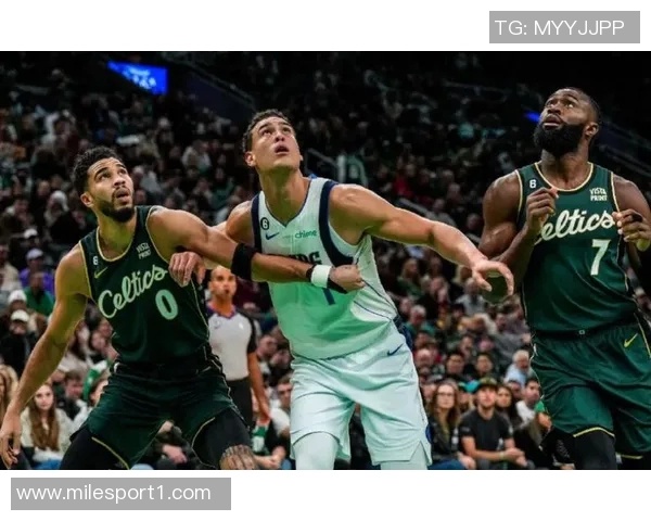 豪泽赞塔图姆全力训练虽未出战却深刻影响全队士气与表现